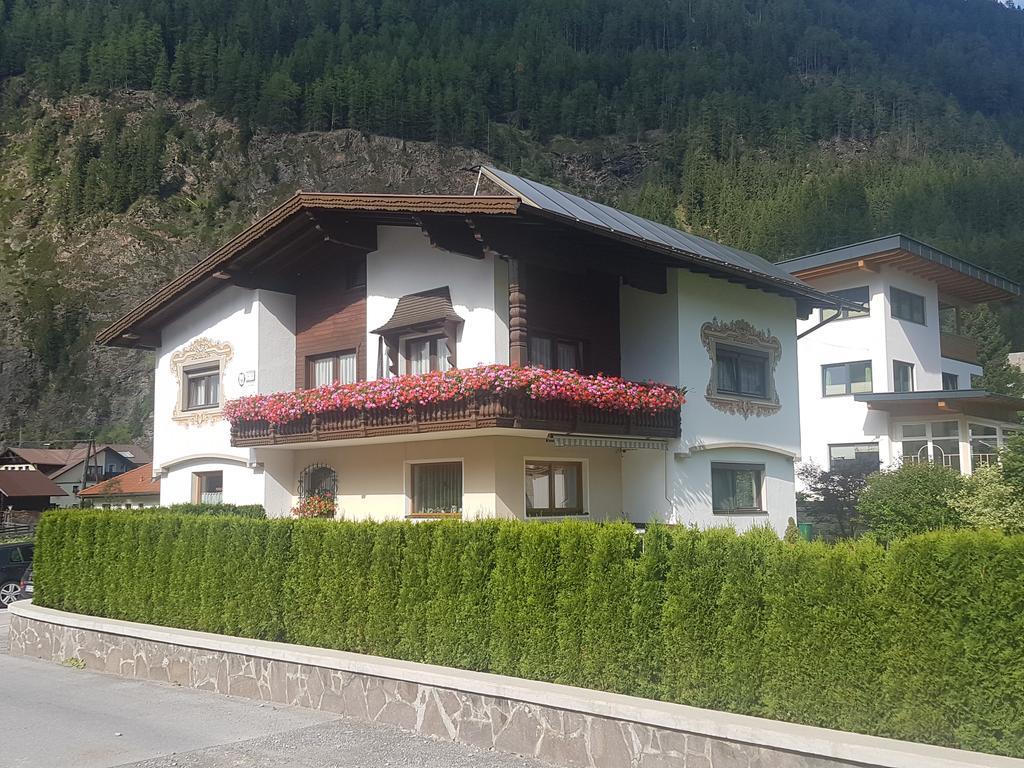 Ferienwohnungen Plattner Längenfeld Exterior foto